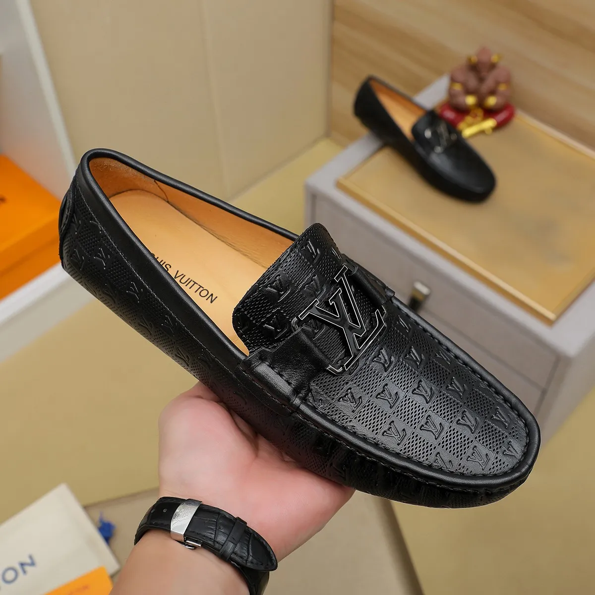 Men's shoes 💰360 💰 LV Louis Vuitton's top-quality Peaches men's shoes 💯Original copy of the official website, the upper is made of imported official website 1:1 material ❌Italian 🇮🇹 cowhide surface, imported pigskin lining. It’s definitely not made with ordinary craftsmanship, it’s the model used by celebrities! The factory’s craftsmanship is designed to create the most perfect shoes for trendy men! Colors available! 38-44 yards